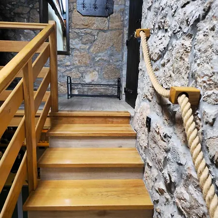 Semesterbostad Kuca Za Odmor Ameli Mošćenička Draga