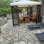 Kuca Za Odmor Ameli Nyaraló